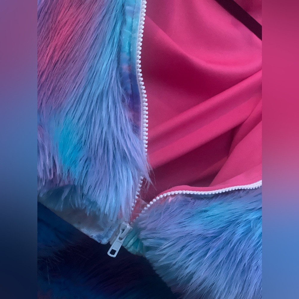 cute faux fur cropped jacket for festivals, parties size M from dollskill. NW/oT - Picture 5 of 8